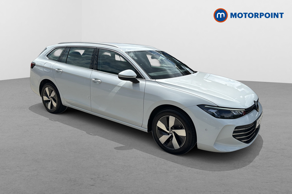 Volkswagen Passat Life Automatic Petrol Plug-In Hybrid Estate - Stock Number (1655211) - Drivers side front corner