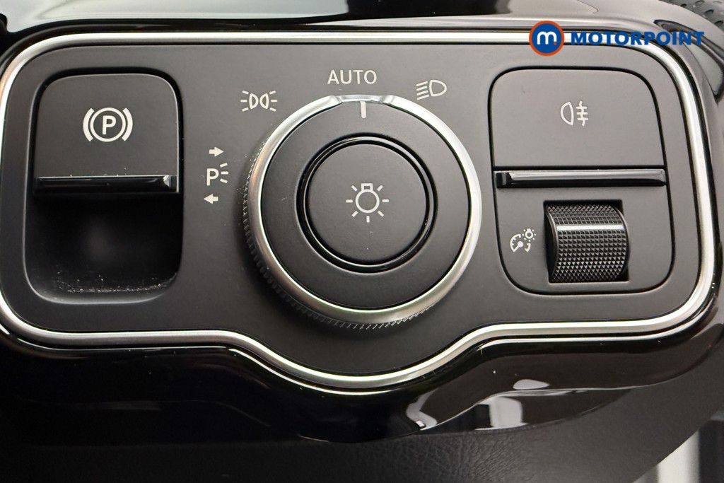 Mercedes-Benz A Class Amg Line Automatic Petrol Hatchback - Stock Number (1655717) - 18th supplementary image