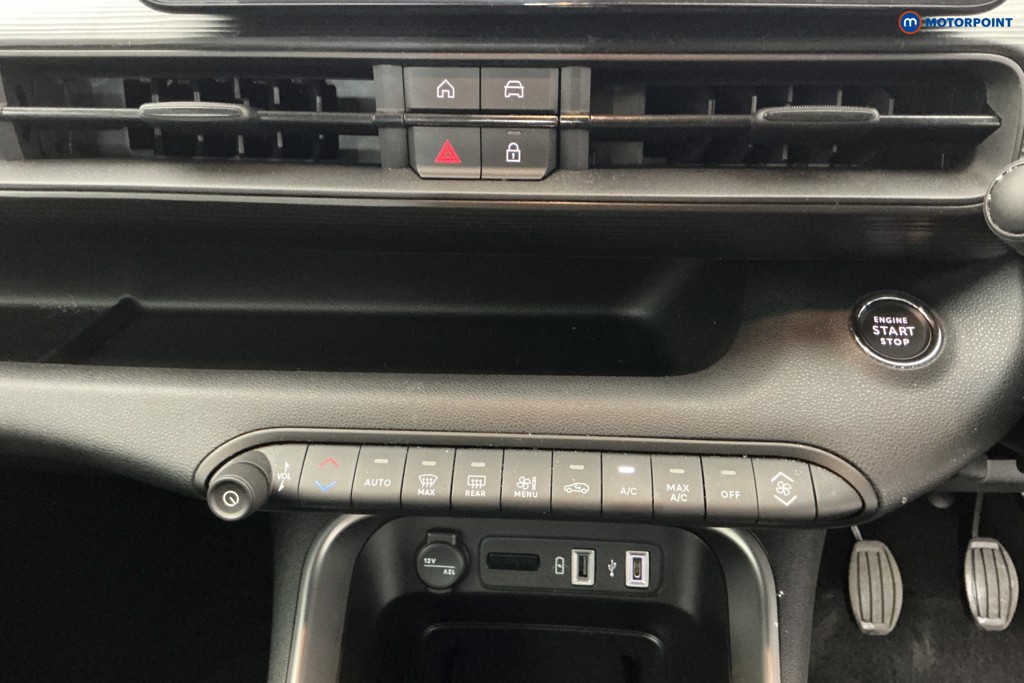 Jeep Avenger Altitude Manual Petrol SUV - Stock Number (1655767) - 17th supplementary image
