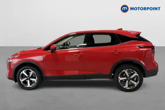 Nissan Qashqai N-Connecta Automatic Petrol SUV - Stock Number (1655850) - Passenger side