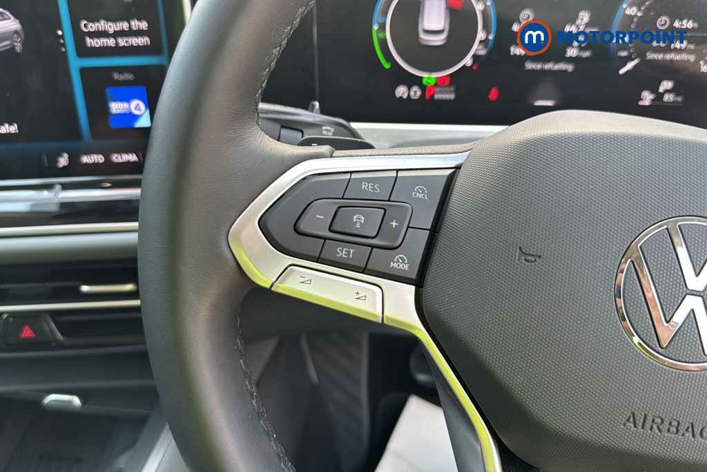 Volkswagen Passat Life Automatic Petrol Plug-In Hybrid Estate - Stock Number (1656628) - 4th supplementary image