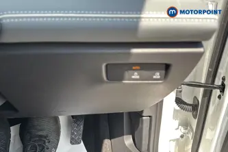 Volkswagen Passat Life Automatic Petrol Plug-In Hybrid Estate - Stock Number (1656628) - 11th supplementary image