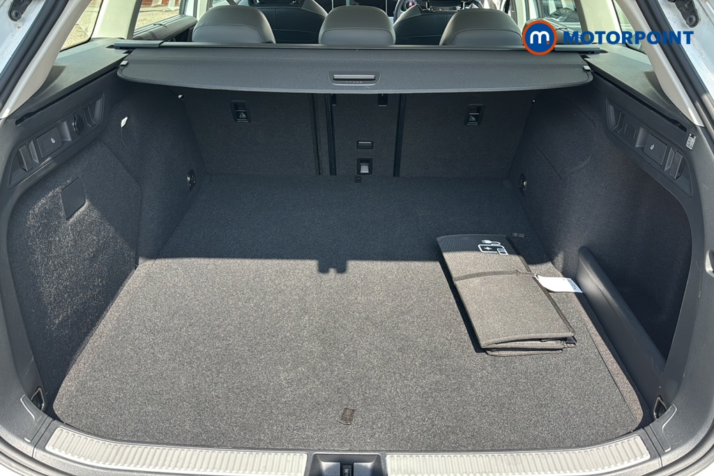 Volkswagen Passat Life Automatic Petrol Plug-In Hybrid Estate - Stock Number (1656628) - 30th supplementary image