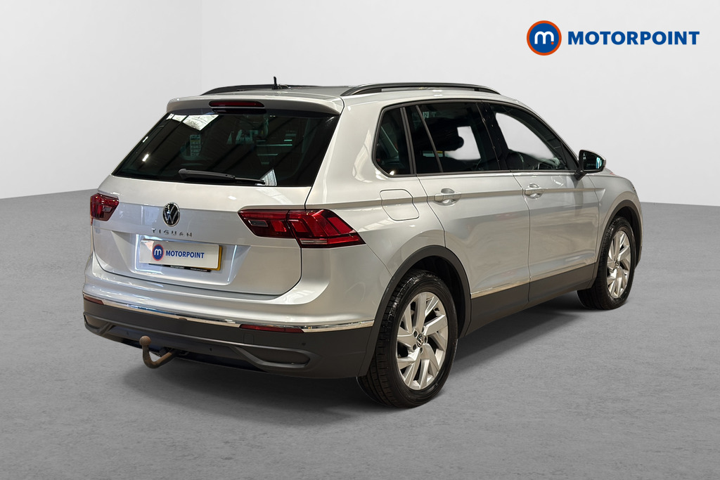 Volkswagen Tiguan Life Automatic Diesel SUV - Stock Number (1657044) - Passenger side rear corner