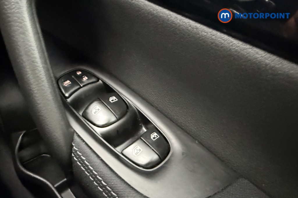 Nissan Qashqai Acenta Premium Manual Petrol SUV - Stock Number (1657467) - 16th supplementary image