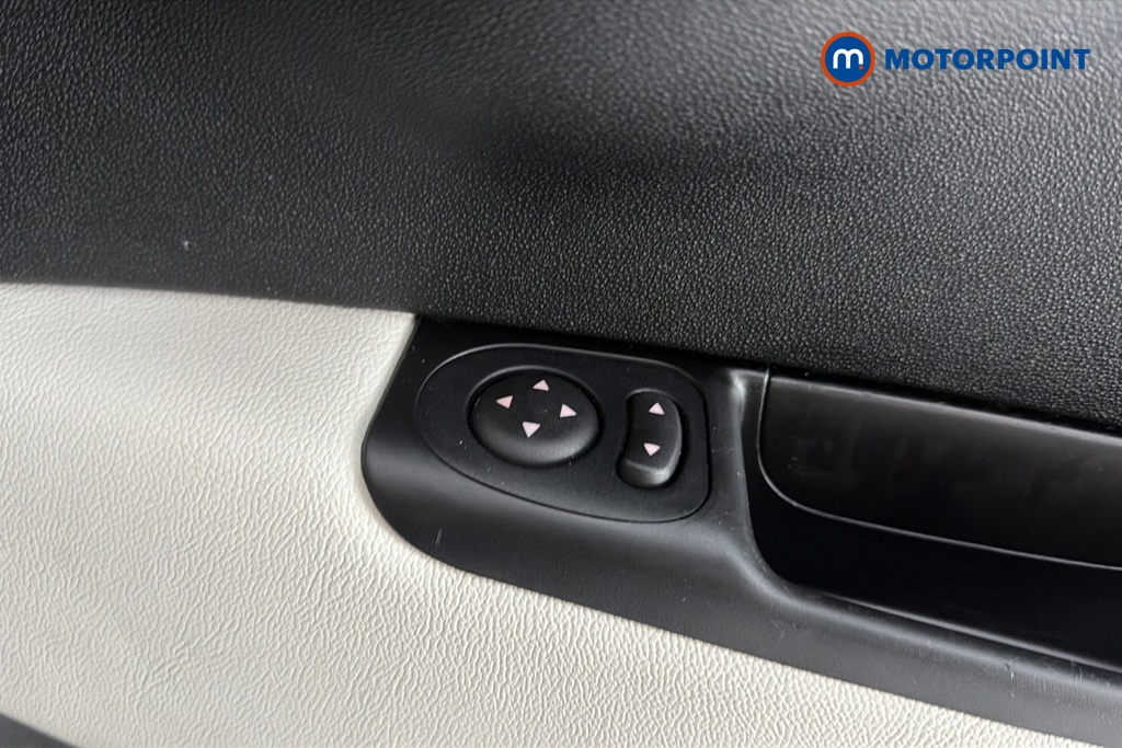 Fiat 500 Dolcevita Manual Petrol Hatchback - Stock Number (1657994) - 19th supplementary image