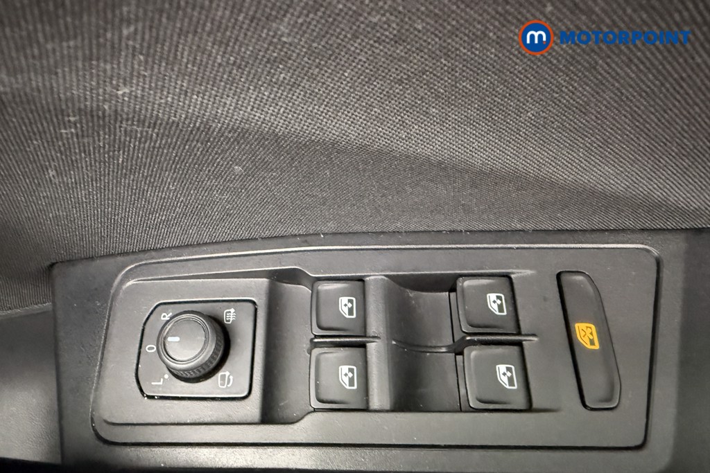 Volkswagen T-Roc Life Manual Petrol SUV - Stock Number (1658889) - 17th supplementary image
