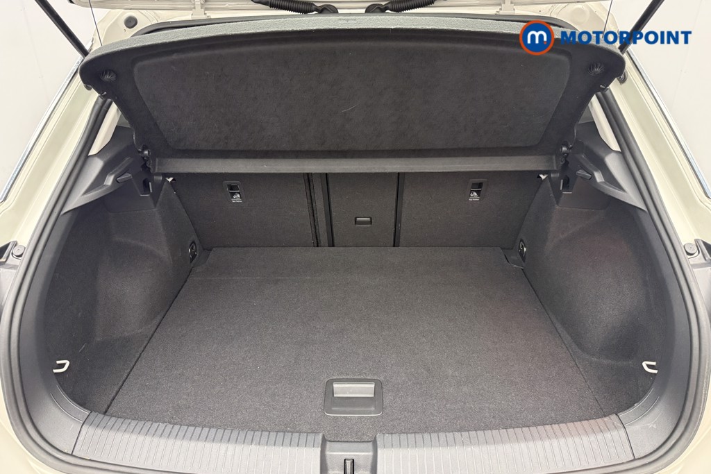 Volkswagen T-Roc Life Manual Petrol SUV - Stock Number (1658889) - 21st supplementary image