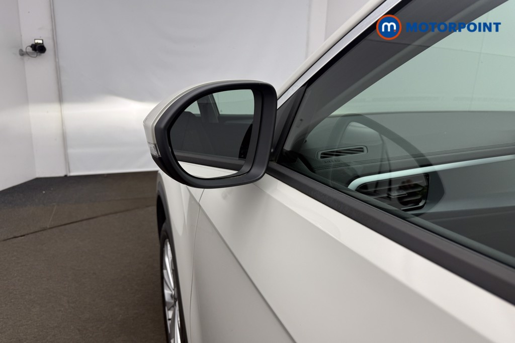 Volkswagen T-Roc Life Manual Petrol SUV - Stock Number (1658889) - 28th supplementary image