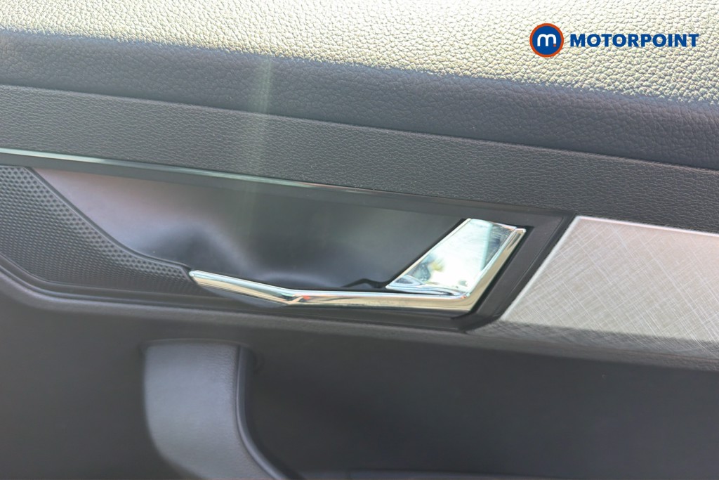 Skoda Karoq Se Drive Automatic Petrol SUV - Stock Number (1659816) - 42nd supplementary image