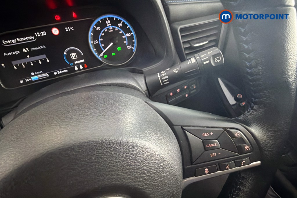 Nissan Leaf N-Connecta Automatic Electric Hatchback - Stock Number (1659831) - 4th supplementary image