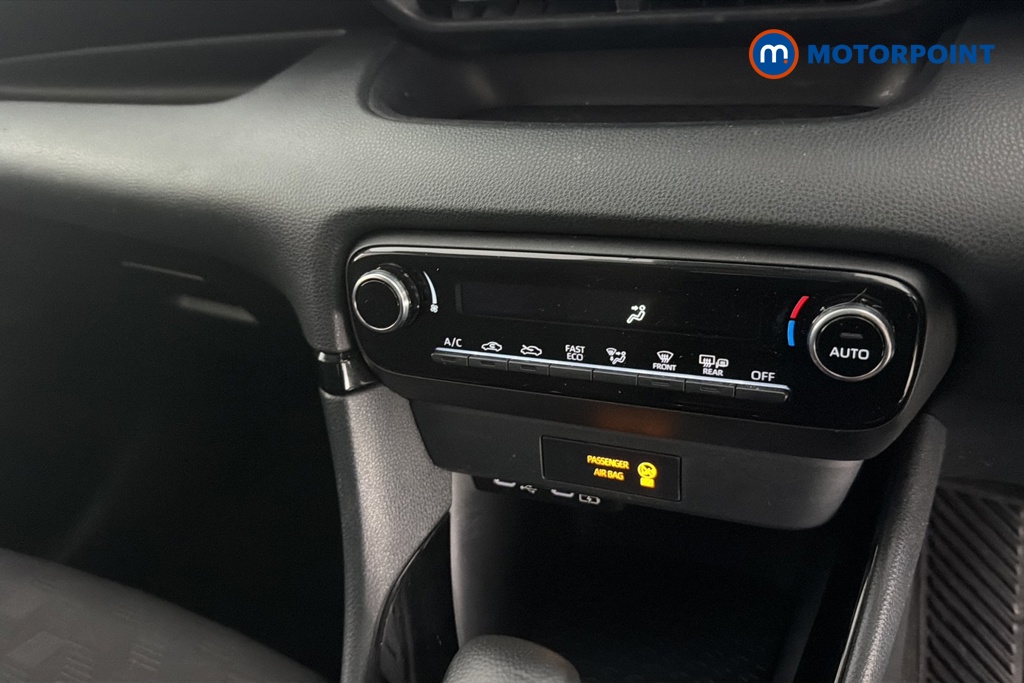 Toyota Yaris Design Automatic Petrol-Electric Hybrid Hatchback - Stock Number (1659870) - 12th supplementary image