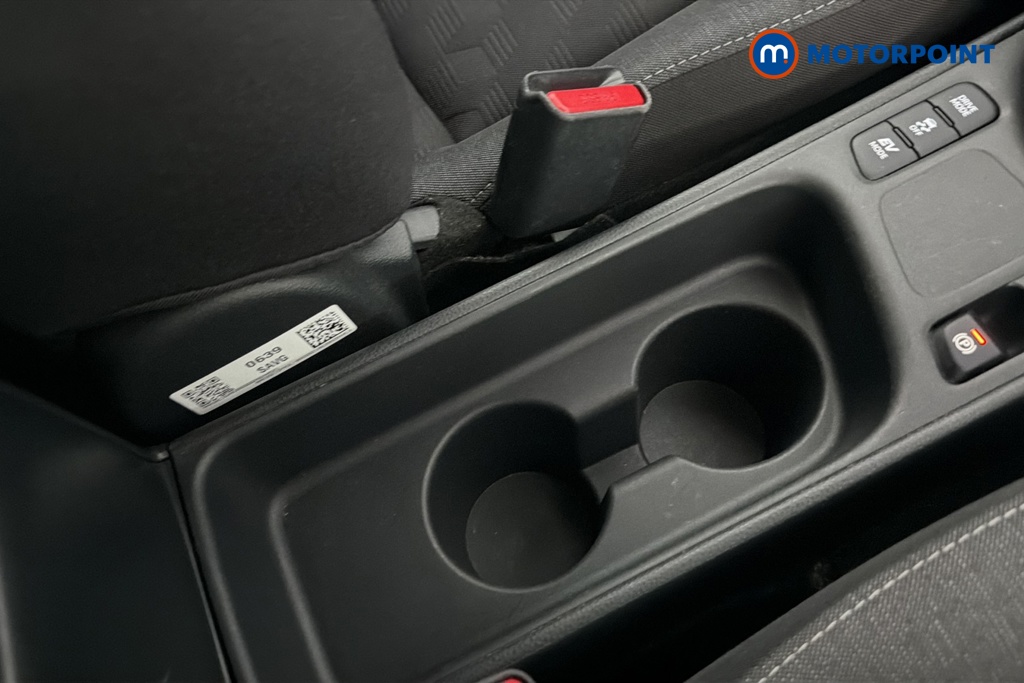 Toyota Yaris Design Automatic Petrol-Electric Hybrid Hatchback - Stock Number (1659870) - 16th supplementary image