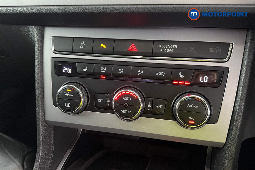 Seat Leon Xcellence Lux Automatic Petrol Hatchback - Stock Number (1660085) - 14th supplementary image