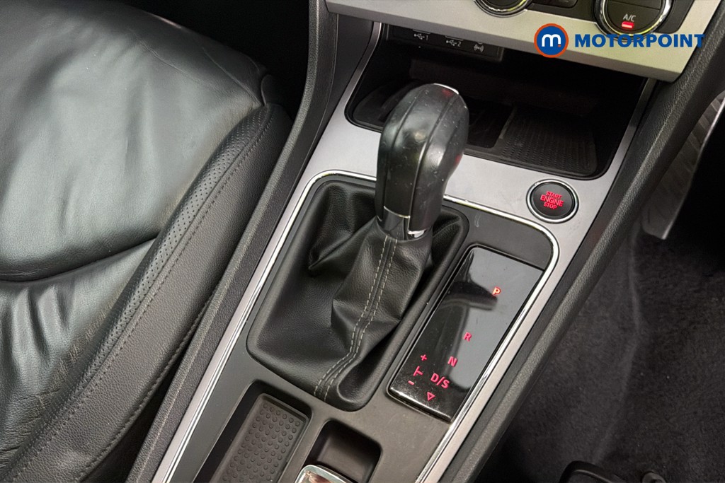 Seat Leon Xcellence Lux Automatic Petrol Hatchback - Stock Number (1660085) - 15th supplementary image