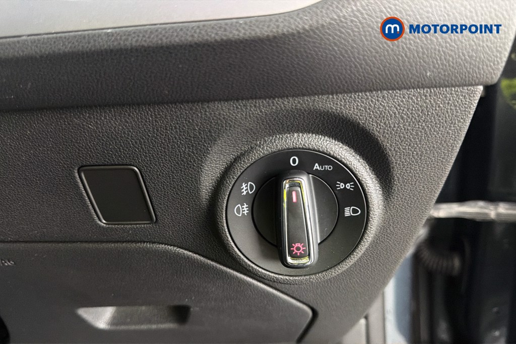 Seat Leon Xcellence Lux Automatic Petrol Hatchback - Stock Number (1660085) - 18th supplementary image