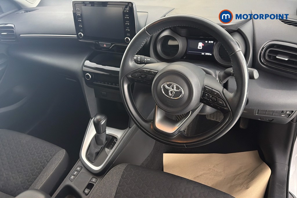 Toyota Yaris Cross Icon Automatic Petrol-Electric Hybrid Estate - Stock Number (1660154) - 1st supplementary image