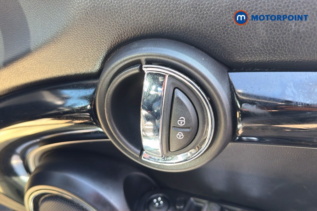 Mini Hatchback Cooper Exclusive Automatic Petrol Hatchback - Stock Number (1660492) - 42nd supplementary image