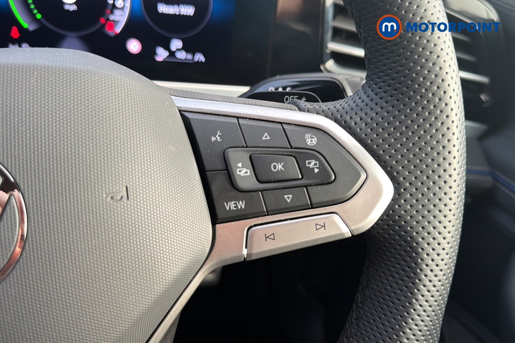 Volkswagen Passat R-Line Automatic Petrol Plug-In Hybrid Estate - Stock Number (1661559) - 3rd supplementary image