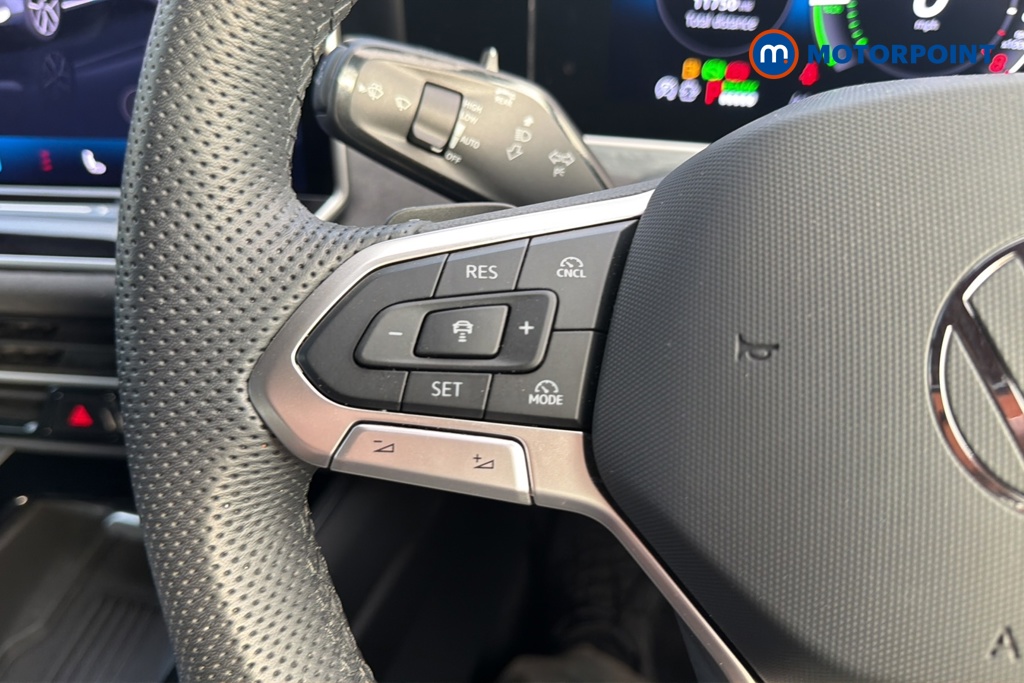 Volkswagen Passat R-Line Automatic Petrol Plug-In Hybrid Estate - Stock Number (1661559) - 4th supplementary image