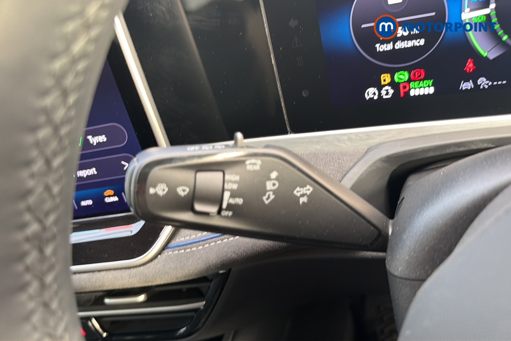 Volkswagen Passat R-Line Automatic Petrol Plug-In Hybrid Estate - Stock Number (1661559) - 5th supplementary image