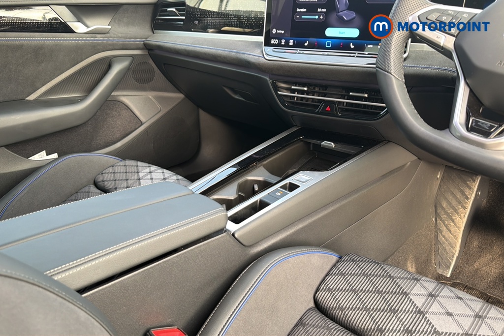 Volkswagen Passat R-Line Automatic Petrol Plug-In Hybrid Estate - Stock Number (1661559) - 15th supplementary image