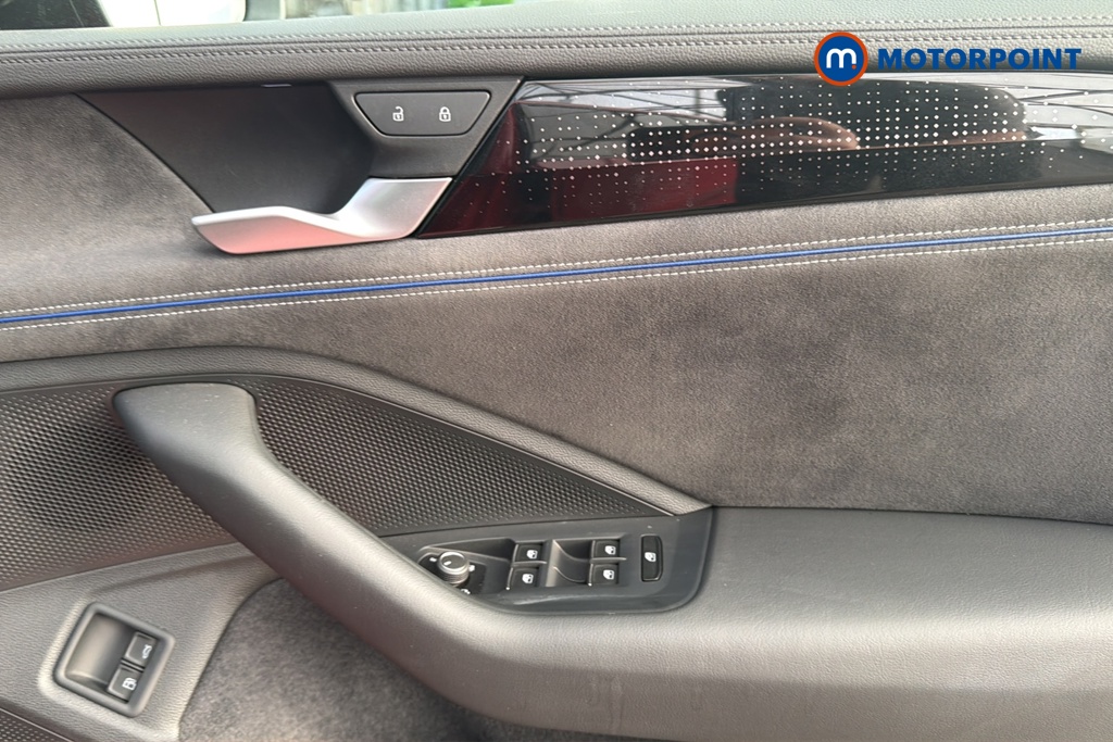 Volkswagen Passat R-Line Automatic Petrol Plug-In Hybrid Estate - Stock Number (1661559) - 19th supplementary image