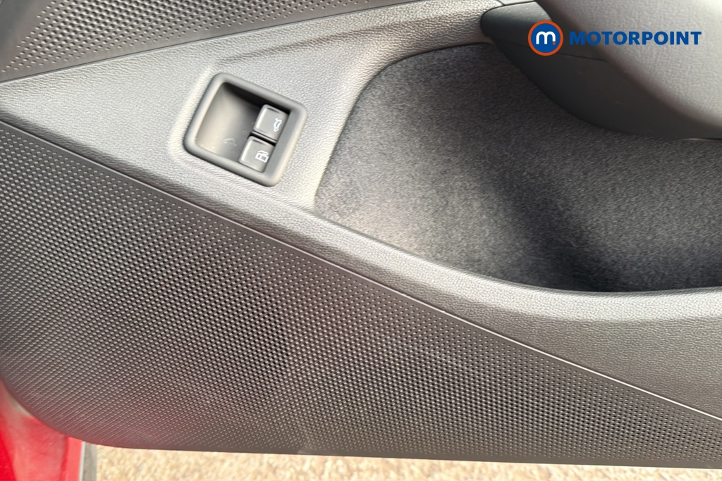 Volkswagen Passat R-Line Automatic Petrol Plug-In Hybrid Estate - Stock Number (1661559) - 21st supplementary image