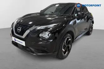 Nissan Juke N-Connecta Automatic Petrol SUV - Stock Number (1626699) - Passenger side front corner