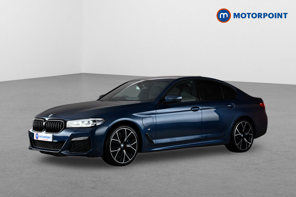 BMW 5 Series M Sport Automatic Petrol Plug-In Hybrid Saloon - Stock Number (1634393) - Passenger side front corner