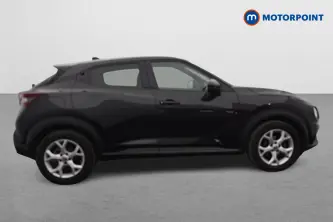 Nissan Juke N-Connecta Manual Petrol SUV - Stock Number (1635157) - Drivers side