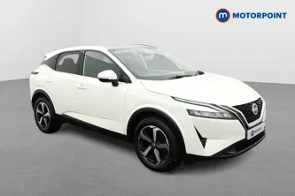Nissan Qashqai N-Connecta Manual Petrol SUV - Stock Number (1636679) - Drivers side front corner