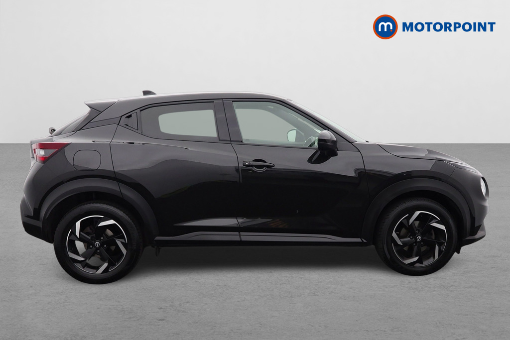 Nissan Juke N-Connecta Manual Petrol SUV - Stock Number (1642330) - Drivers side