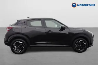 Nissan Juke N-Connecta Manual Petrol SUV - Stock Number (1642330) - Drivers side