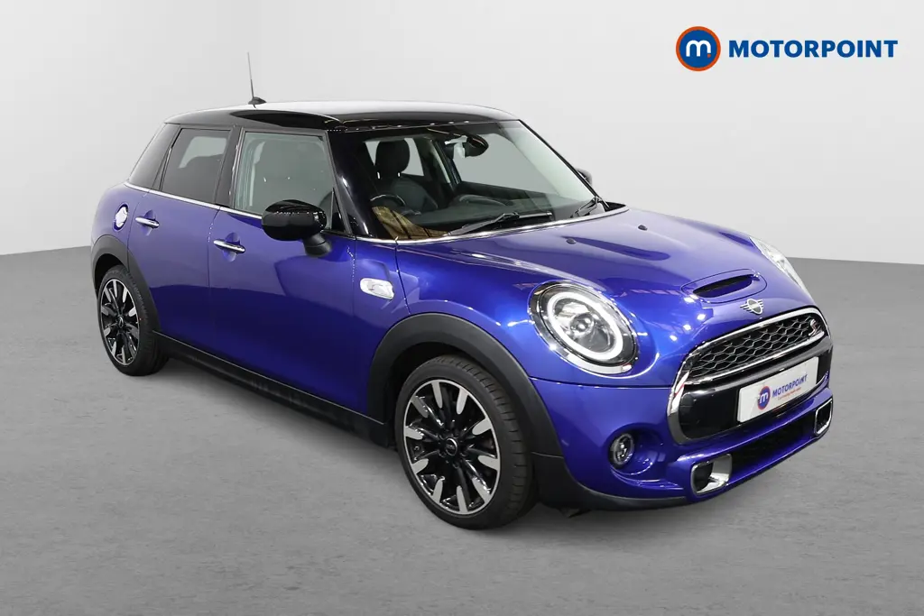 MINI HATCHBACK