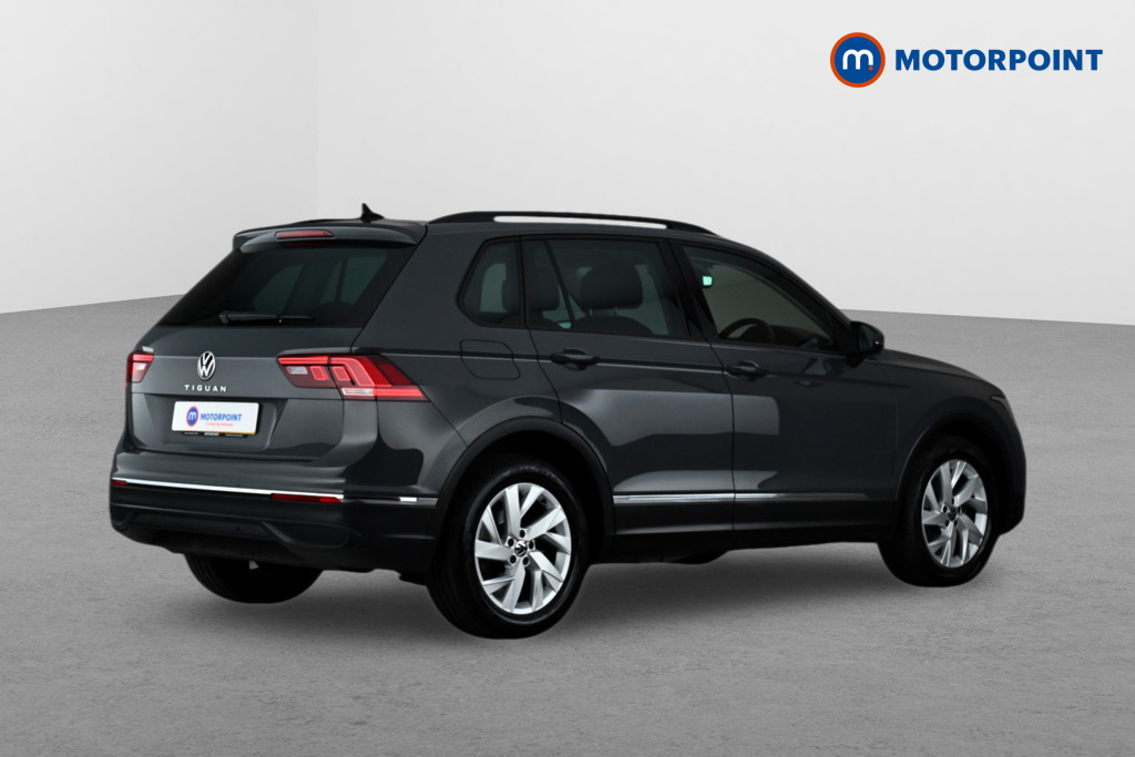 Volkswagen Tiguan Life Automatic Petrol SUV - Stock Number (1643941) - Drivers side rear corner