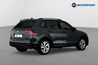 Volkswagen Tiguan Life Automatic Petrol SUV - Stock Number (1643941) - Drivers side rear corner