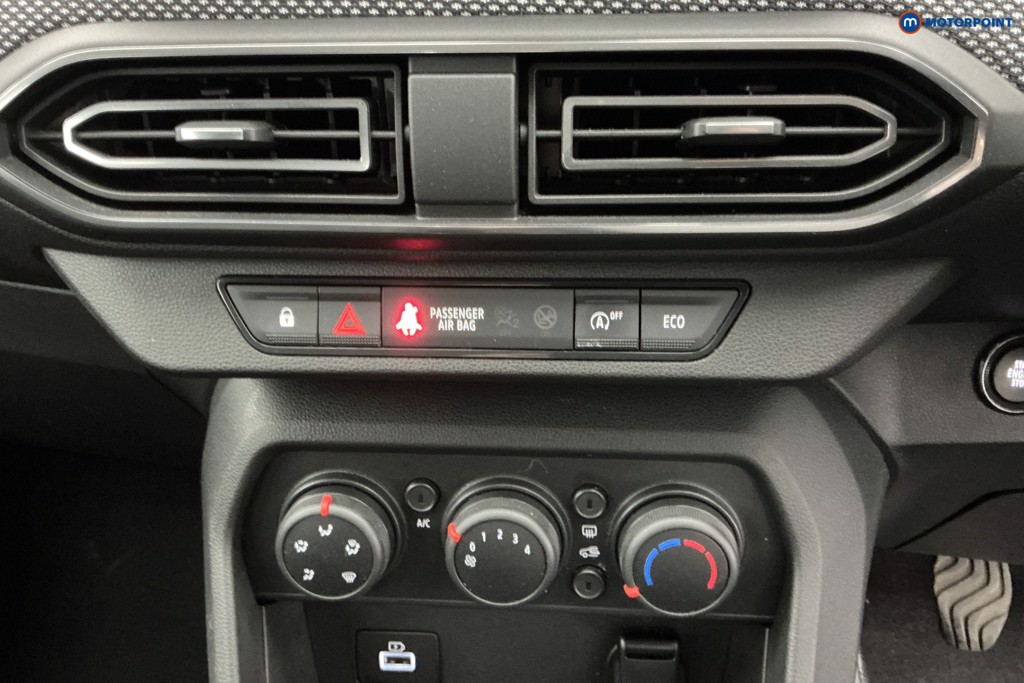 Dacia Sandero Comfort Manual Petrol Hatchback - Stock Number (1645517) - 17th supplementary image