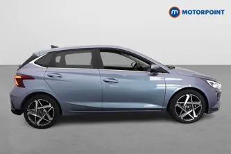 Hyundai I20 Premium Manual Petrol Hatchback - Stock Number (1646041) - Drivers side