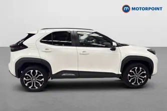 Toyota Yaris Cross Design Automatic Petrol-Electric Hybrid Estate - Stock Number (1648281) - Passenger side