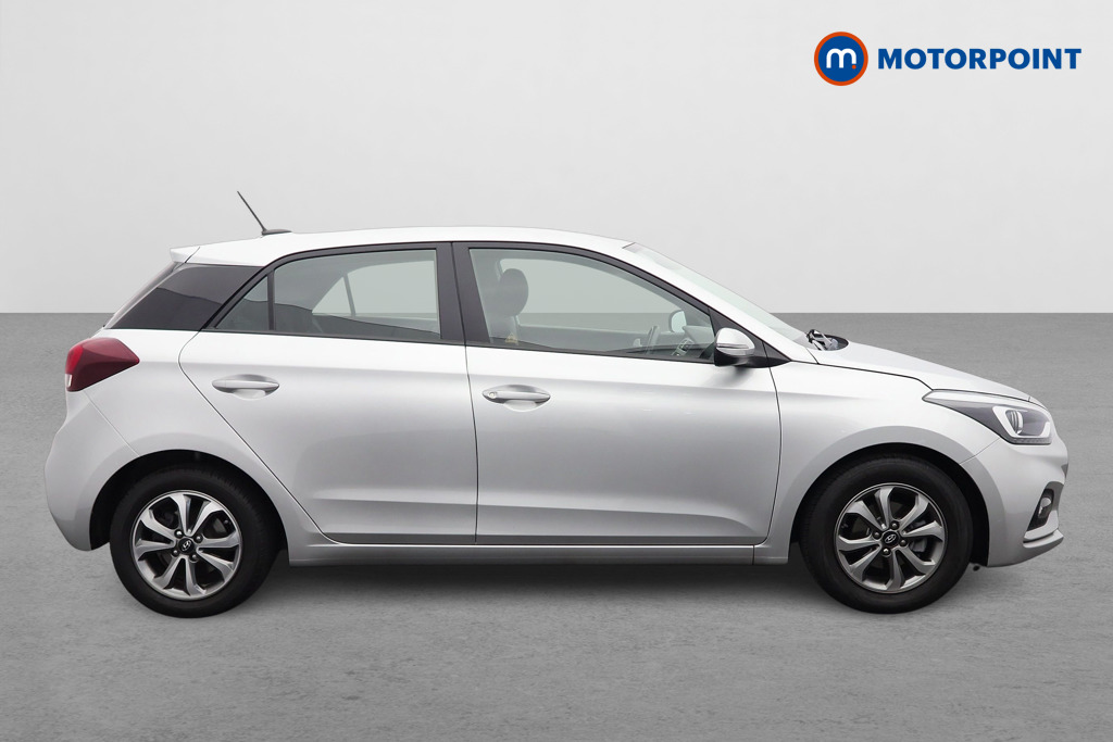 Hyundai I20 SE Manual Petrol Hatchback - Stock Number (1648729) - Drivers side