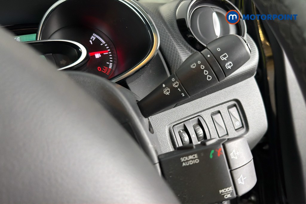 Renault Clio Iconic Manual Diesel Hatchback - Stock Number (1649054) - 7th supplementary image