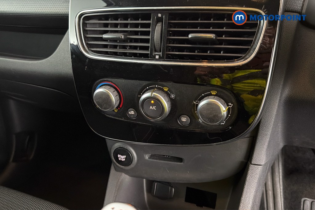 Renault Clio Iconic Manual Diesel Hatchback - Stock Number (1649054) - 12th supplementary image