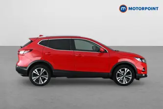 Nissan Qashqai N-Connecta Manual Diesel SUV - Stock Number (1649165) - Drivers side
