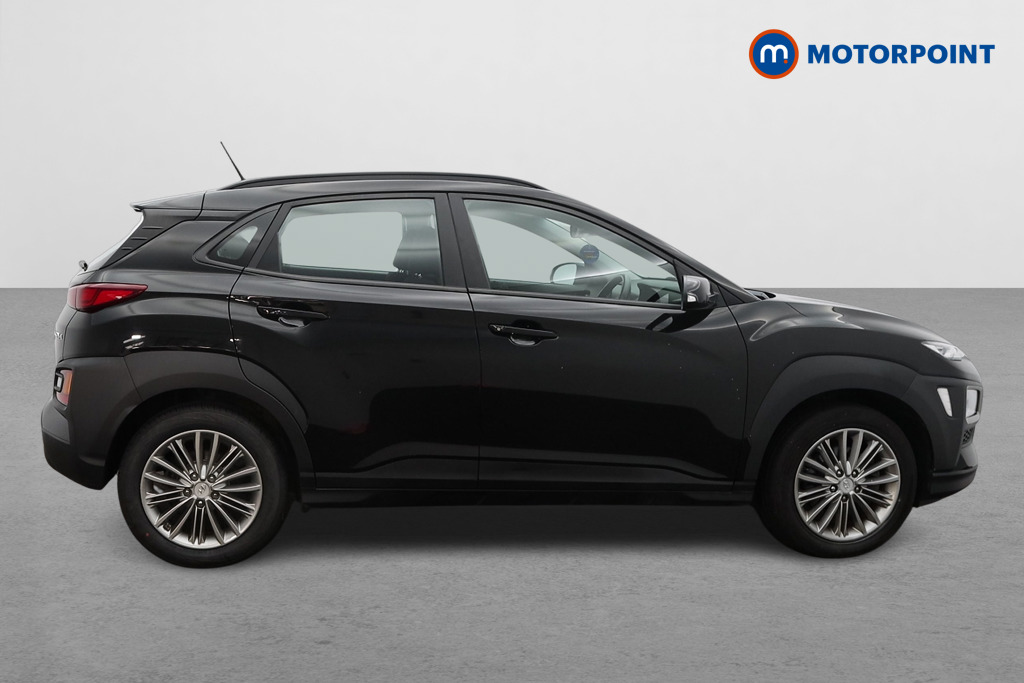 Hyundai Kona SE Manual Petrol SUV - Stock Number (1650421) - Drivers side