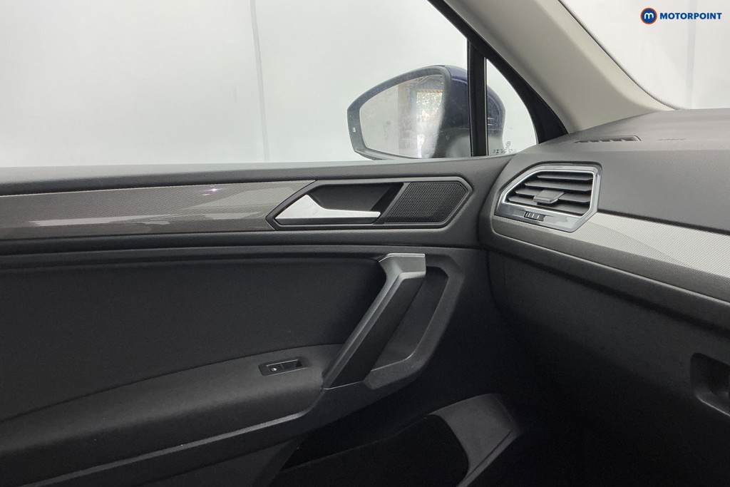 Volkswagen Tiguan Allspace Life Automatic Petrol SUV - Stock Number (1652030) - 19th supplementary image