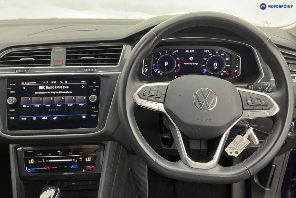 Volkswagen Tiguan Allspace Life Automatic Petrol SUV - Stock Number (1652030) - 1st supplementary image