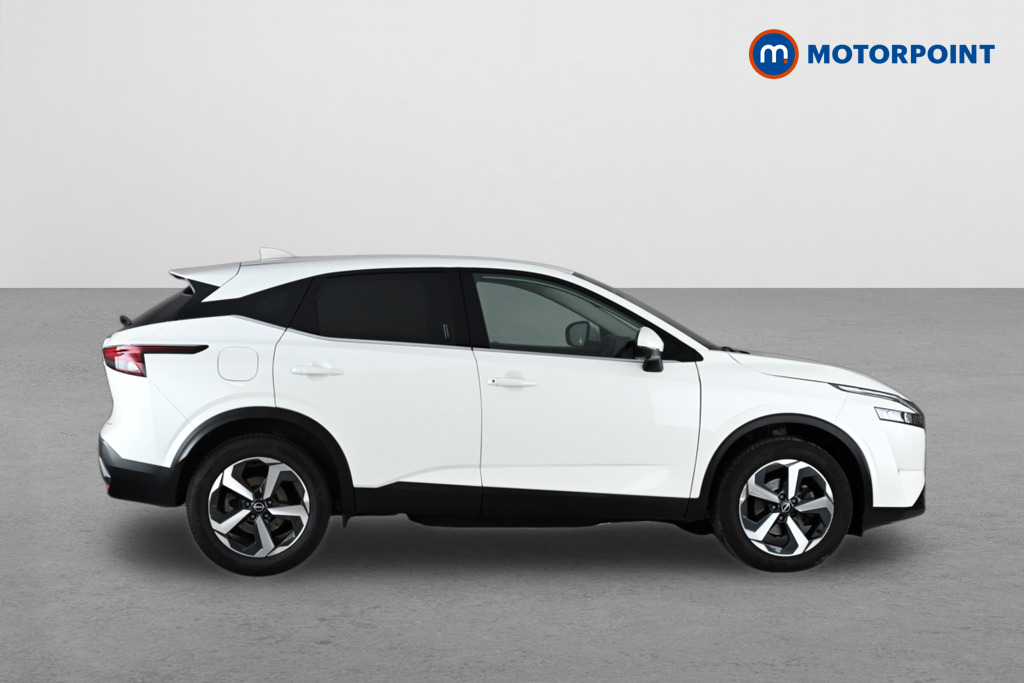 Nissan Qashqai N-Connecta Automatic Petrol SUV - Stock Number (1652039) - Drivers side