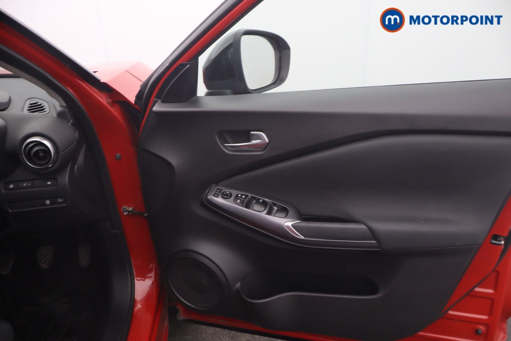 Nissan Juke Acenta Manual Petrol SUV - Stock Number (1653217) - 9th supplementary image