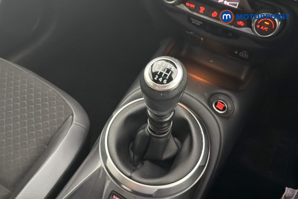 Nissan Juke N-Connecta Manual Petrol SUV - Stock Number (1653326) - 13th supplementary image